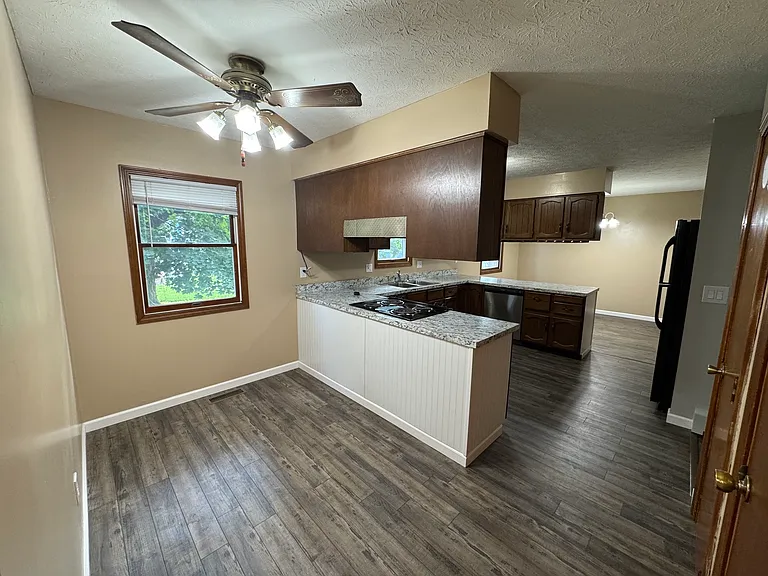 3136 Don Dr — Photo 8