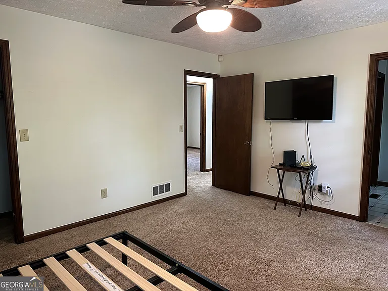 640 Hemphill Rd — Photo 14