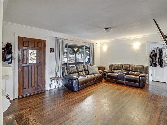 3rd image of 76 Buena Vista