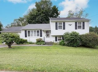 120 Anns Farm Rd, Hamden, CT 06518