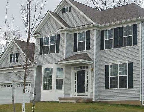 1st image of 3 Evergreen Ln