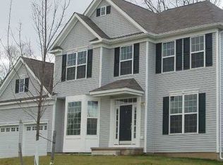 3 Evergreen Ln, Walden, NY 12586
