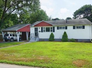 18 Lowell St, Burlington, MA 01803