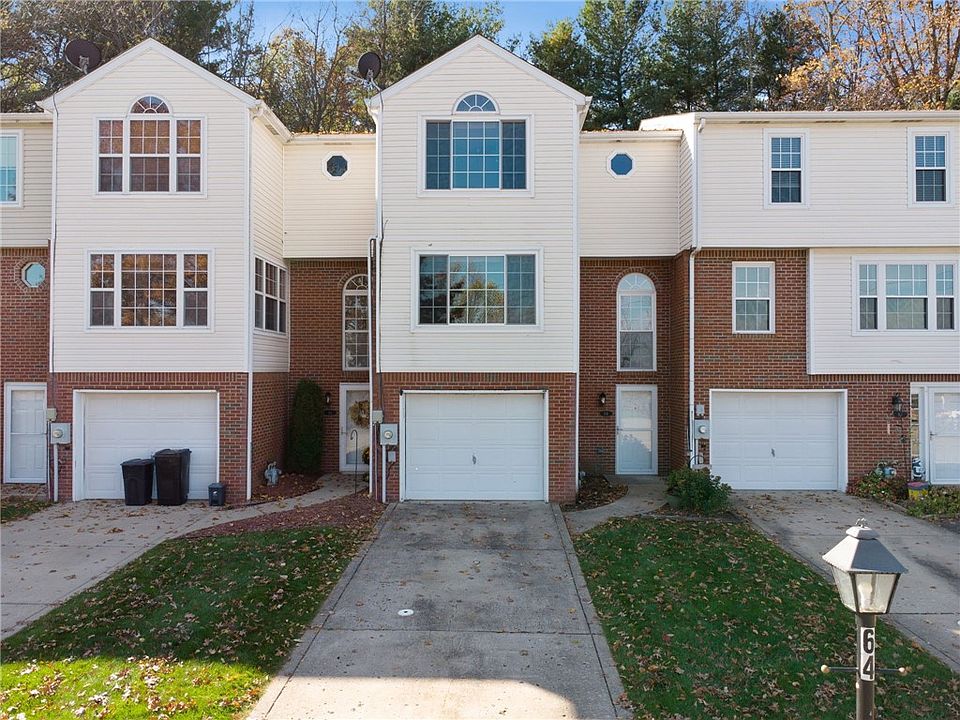 1st image of 64 Fairway Dr