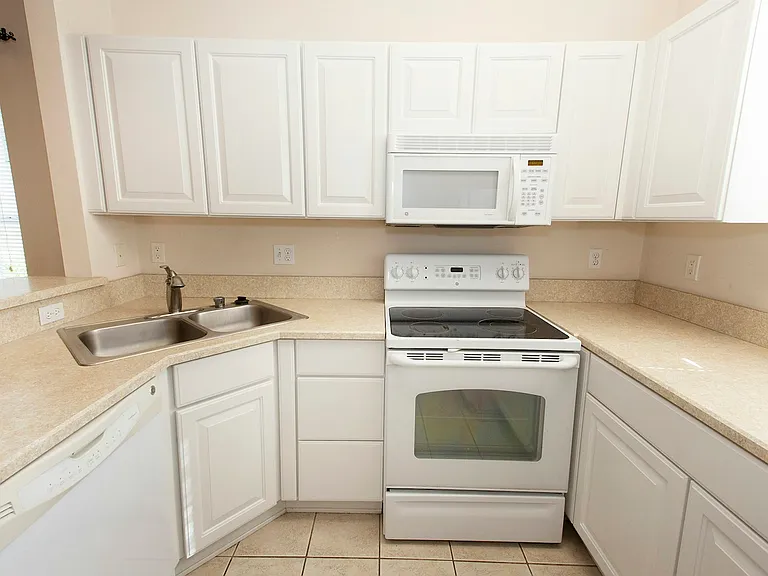 5116 NW 21st Dr — Photo 14