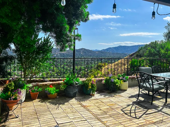 5421 Godbey Dr, La Canada Flintridge, CA 91011