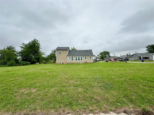 401 W Midland St #1 & 2, Shawnee, OK 74804