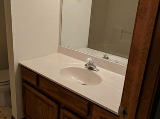 204 Holly Ridge Ln, Columbia, MO 65203