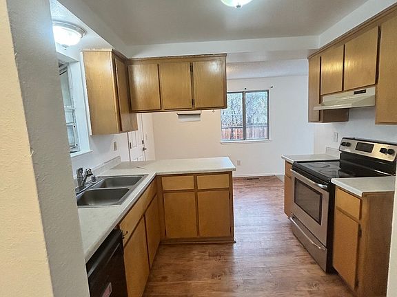 3rd image of 1422 Langley Dr