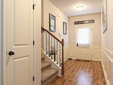 4th image of 243 Cross St #242