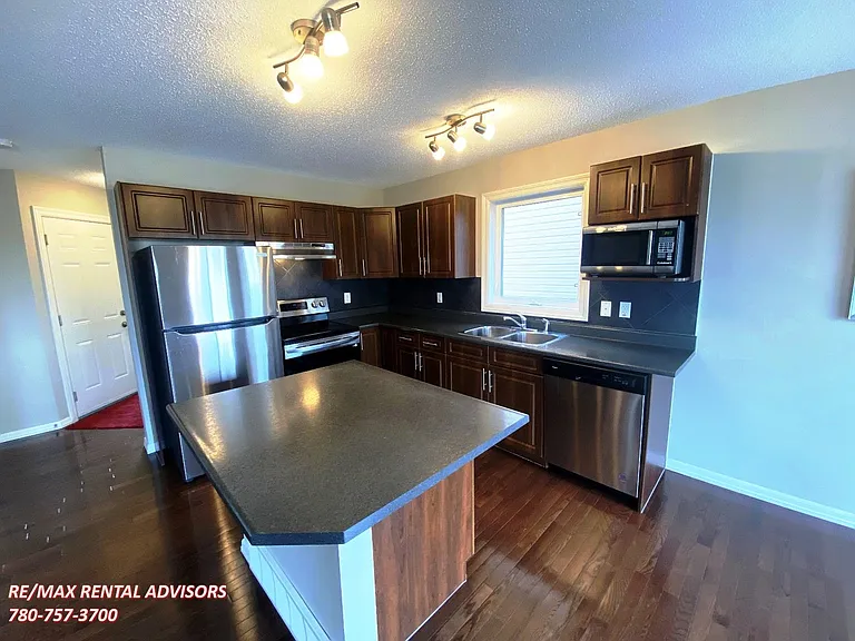 5148 1a Ave SW — Photo 3