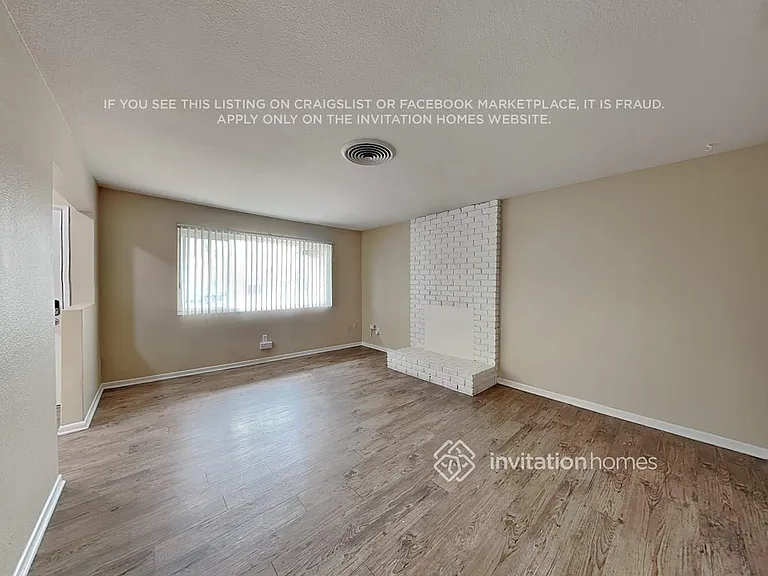 27198 Norwood St — Photo 3