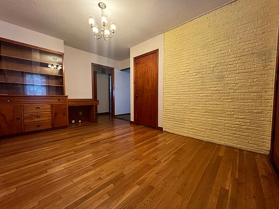4th image of 1010 Nashville Ave