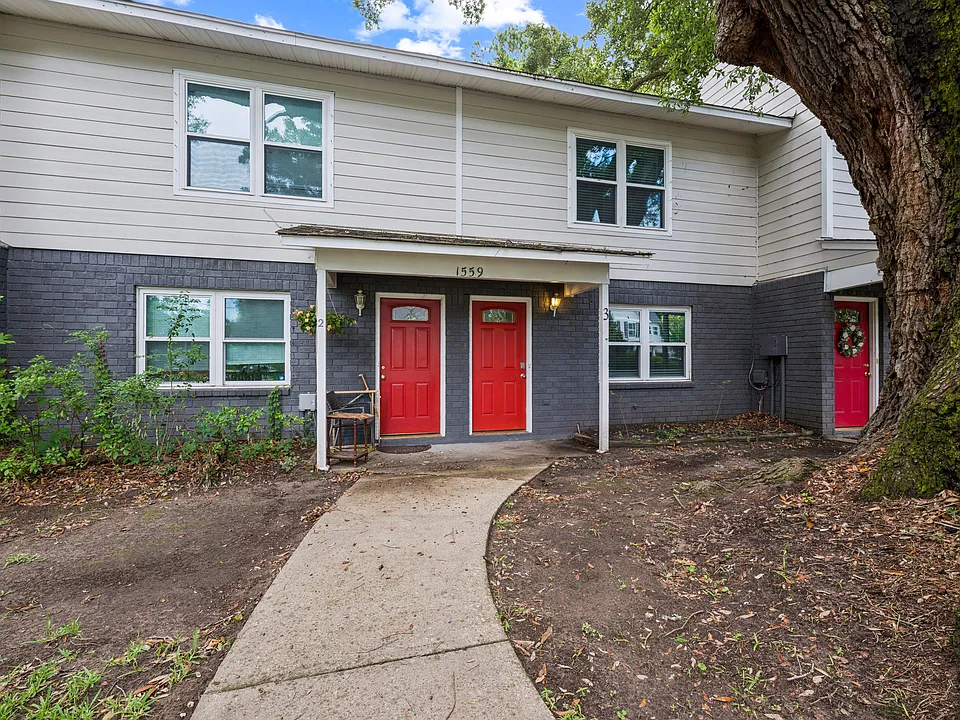 1559 Highland Ave #3