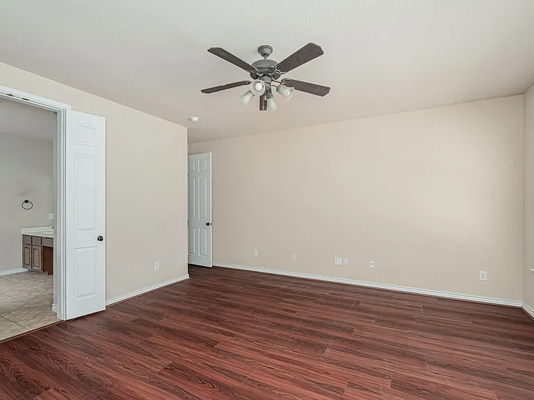 11152 Seguin Dr — Photo 11