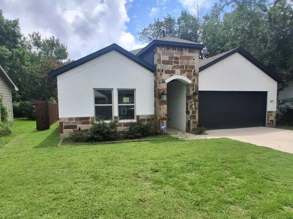 905 Edgar St, Greenville, TX 75401