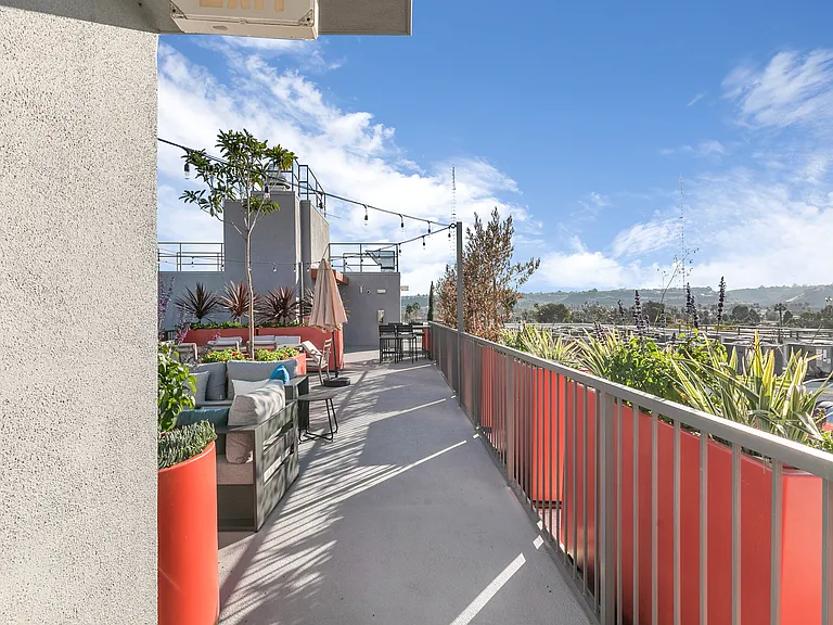 Cloud Nine Luxury Apartments — Photo 68
