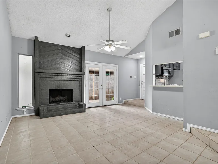 231 Shady Lane Dr — Photo 1