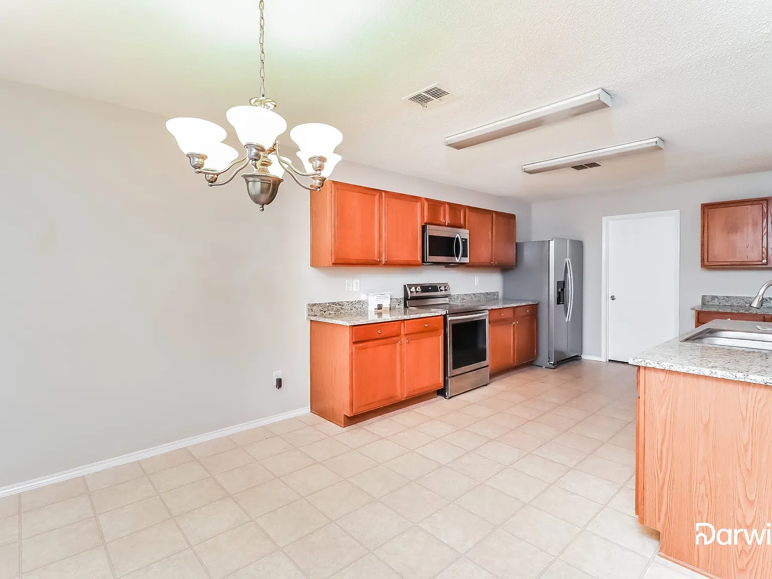 4 bed, 2.5 bath, 2992 sqft, $2,275 — Photo 4