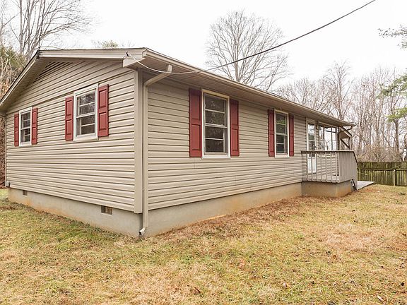3rd image of 1018 Thurman Dr