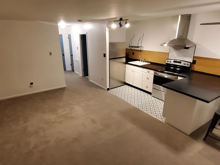 447 Pine St #D4 — Photo 3