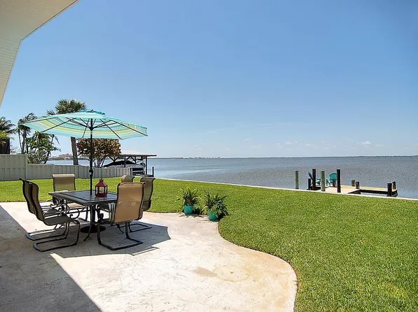 30 W Point Dr, Cocoa Beach, FL 32931