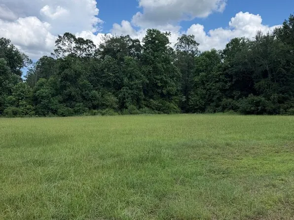 106 Goldenwood Dr, Sylvester, GA 31791