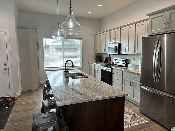 2nd image of 5211 Overlook Ln