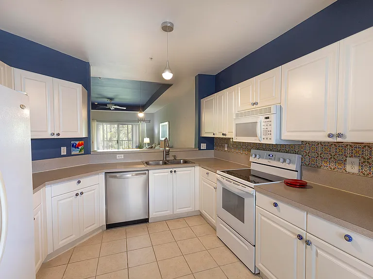 7815 Regal Heron Cir #301 — Photo 7
