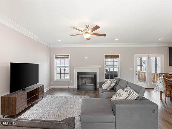 4th image of 3013 Dominion Dr