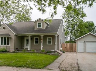 248 21st Ave SW, Cedar Rapids, IA 52404