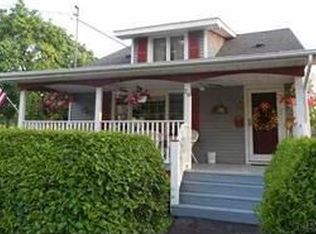 26 Phillips Rd, Rensselaer, NY 12144