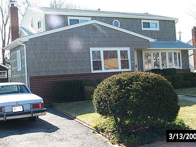 30 Lehigh Ln, Hicksville, NY, 11801