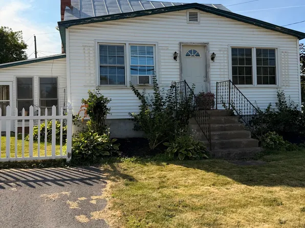 69 Church St, Champlain, NY 12919