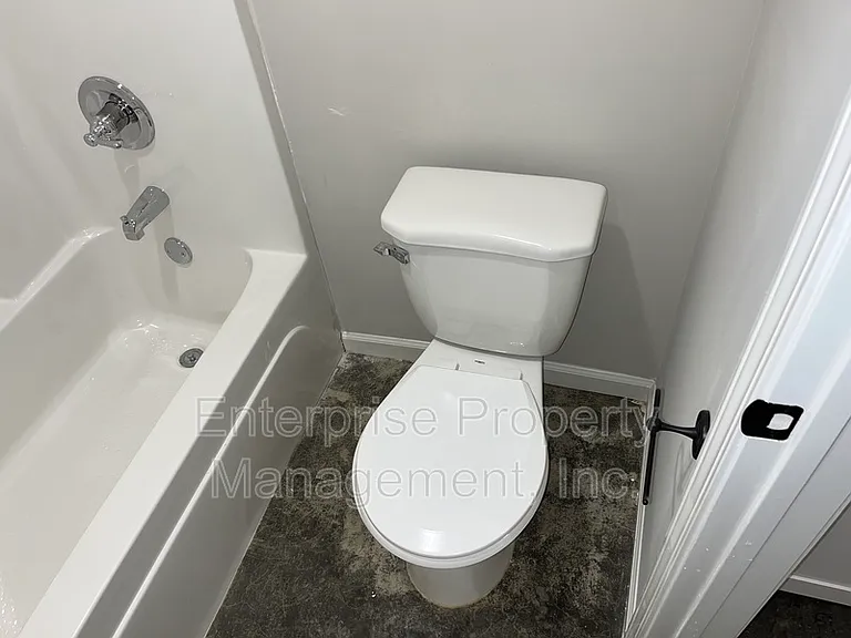 2645 Mirror Ave — Photo 17