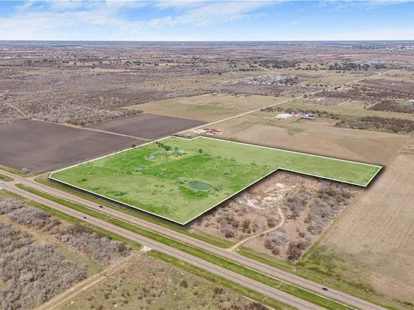 803 Aloe Rd, Victoria, TX 77905