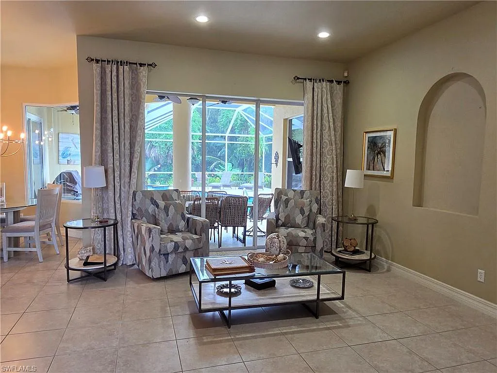 5 bed, 3.0 bath, 2766 sqft, $15,000 — Photo 3