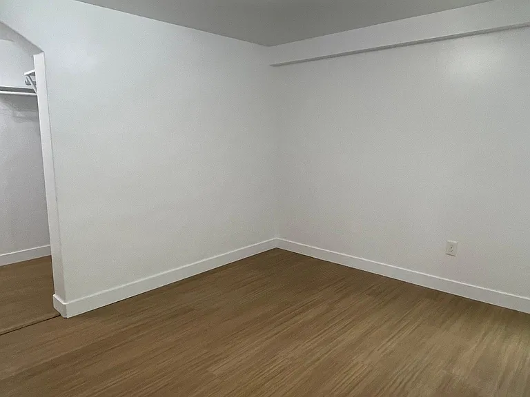 2097 Valley View Blvd #B-1/2 — Photo 10
