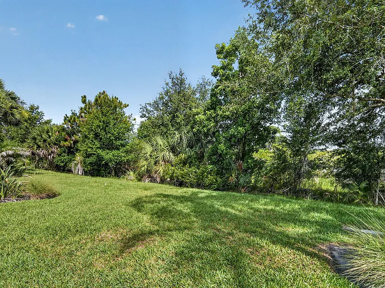 3546 SE Glacier Ter — Photo 48