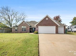 1026 Lexington Cir, Springdale, AR 72762