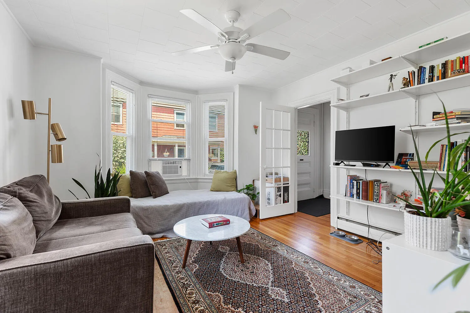 2 bed, 1.5 bath, 1208 sqft, $4,000 — Photo 2