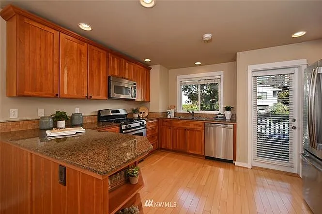 2337 Yale Ave E #B — Photo 15