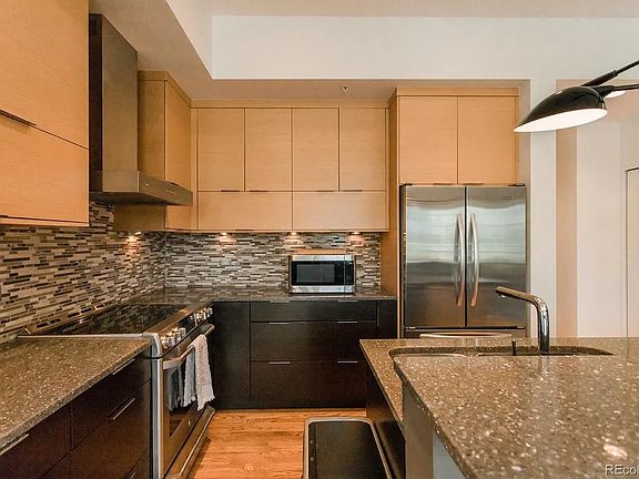 4th image of 25 N Downing St Unit 2-202