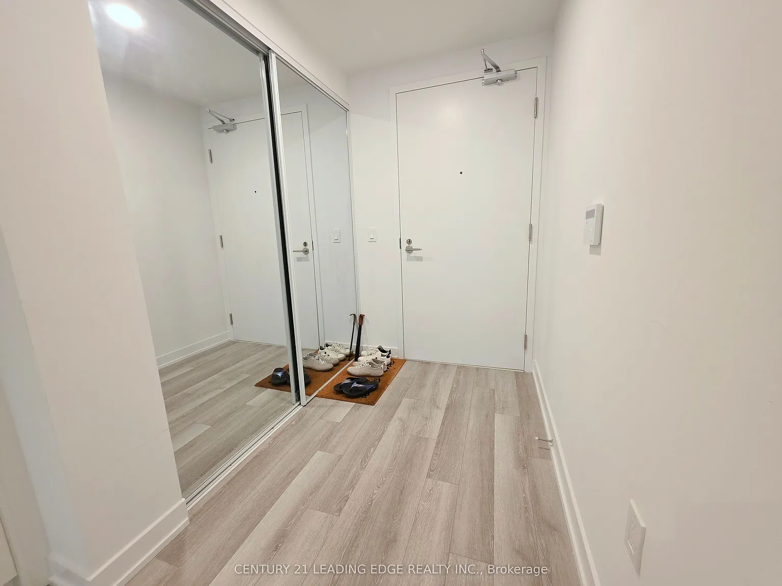 Artist Alley Condos — Photo 3