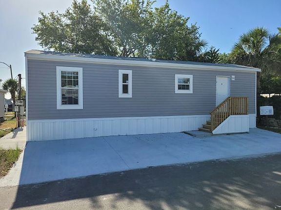 2nd image of 4125 Park St N #20