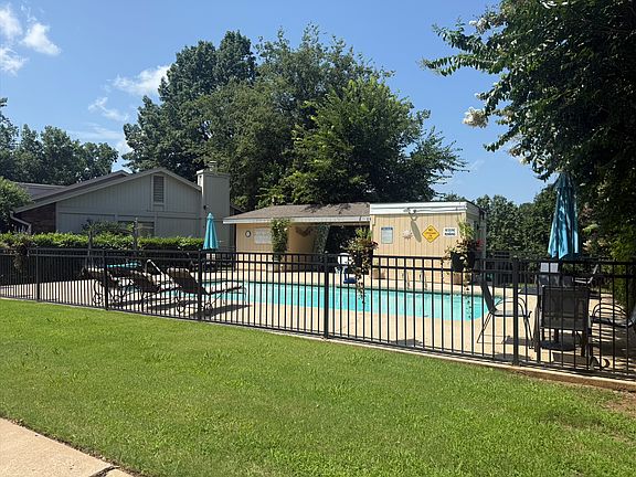 3rd image of 7441 S Atlanta Ave