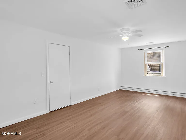 10 Harbour Way — Photo 17