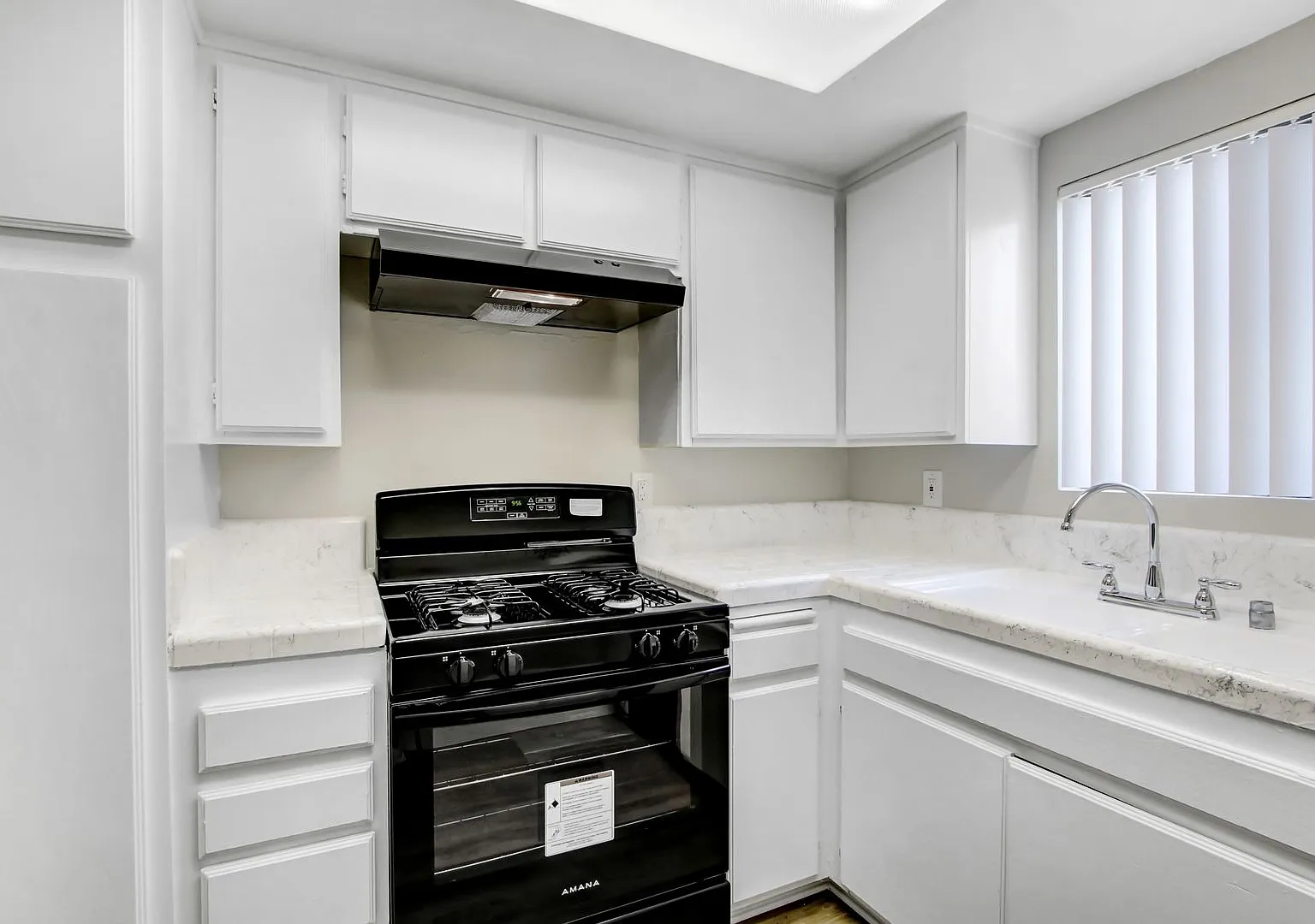 1746 S Sunflower Ave. — Photo 4