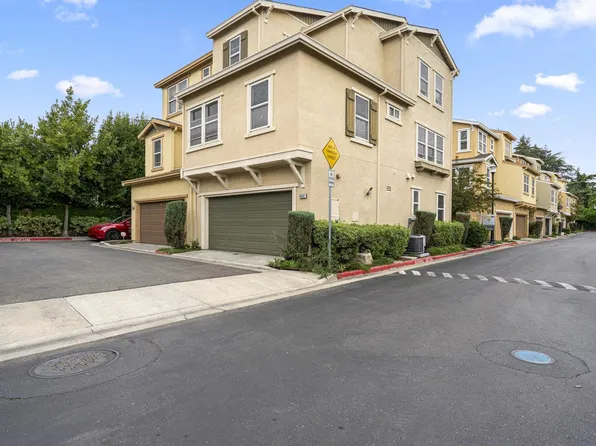 1042 Old Oak Ln, Hayward, CA 94541