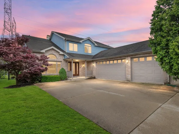 840 Kylemore Dr, Des Plaines, IL 60016